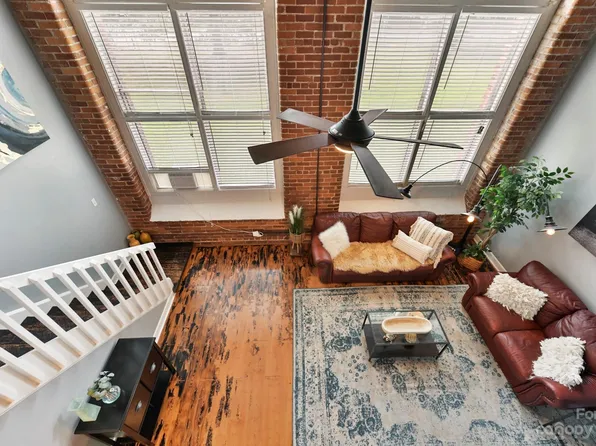 201 S Hoskins Rd APT 126, Charlotte, NC 28208