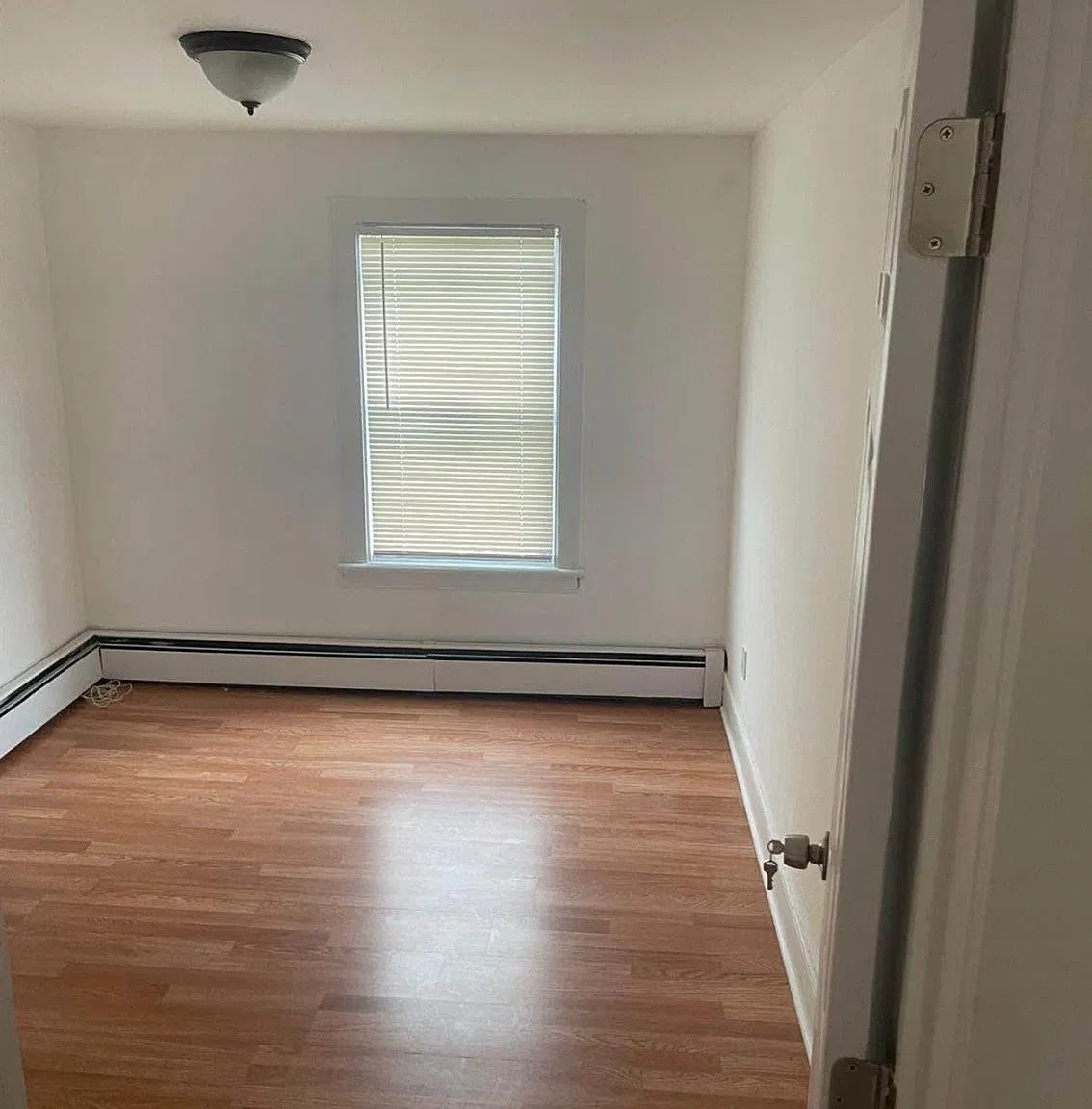3 bed, 1.0 bath, $2,900 — Photo 3