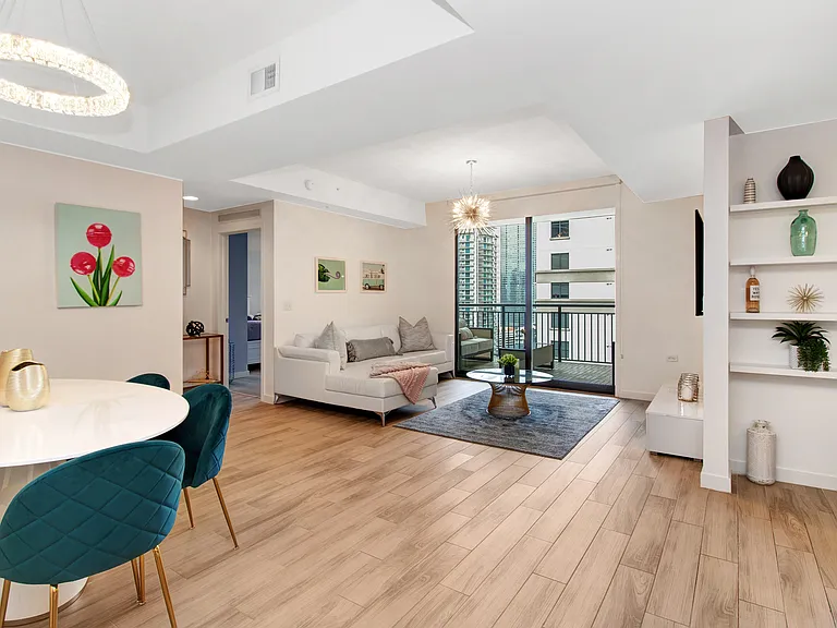 999 SW 1st Ave #33 — Photo 3