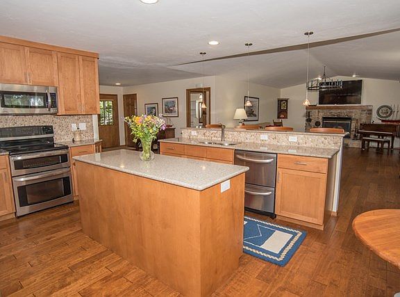 4th image of 10665 Westwood Dr