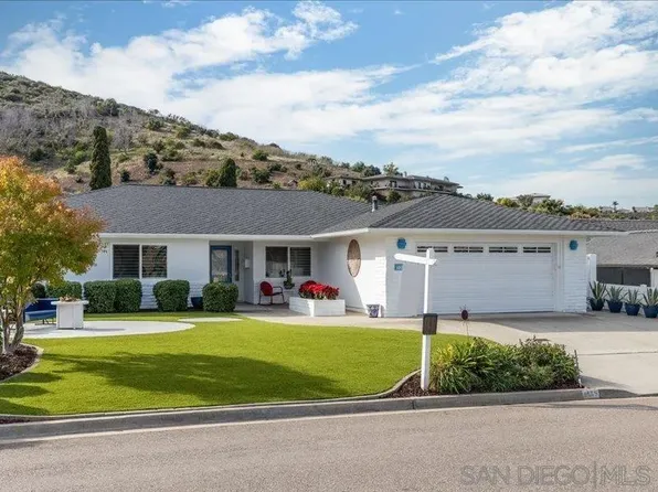 1469 San Pablo Dr, San Marcos, CA 92078