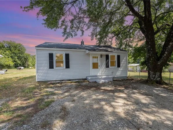 4803 Doris St, Winston Salem, NC 27105