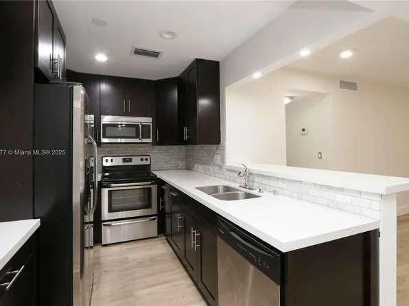 8660 SW 149th Ave APT 214, Miami, FL 33193