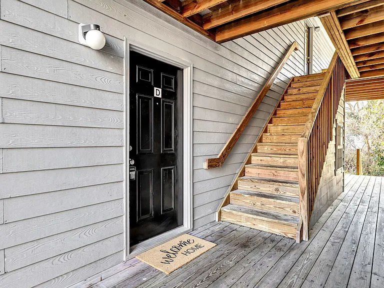 1911 Walker Ave #D — Photo 2
