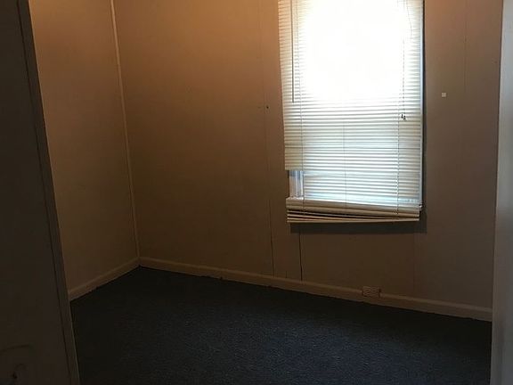 5th image of 2711 Sanford Ave