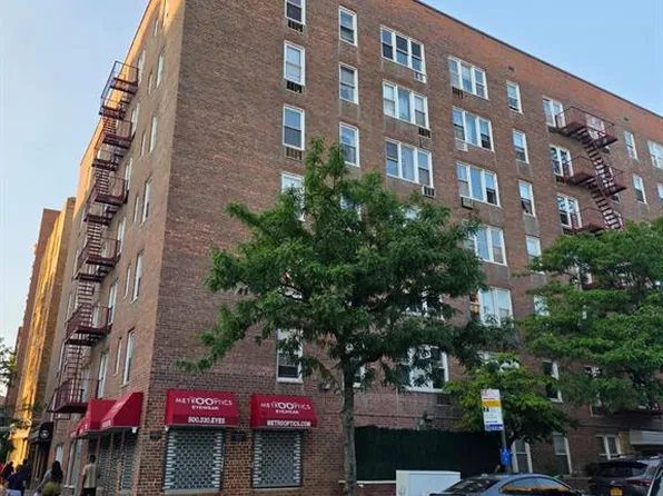 1332 Metropolitan Avenue image 2 of 15