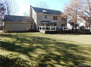 2048 Meadowbrook Way Dr, Chesterfield, MO 63017