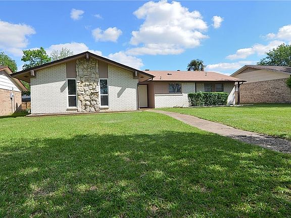2nd image of 3112 Point East Dr