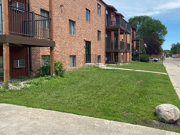 4th image of 2535 14th St S #2545-208