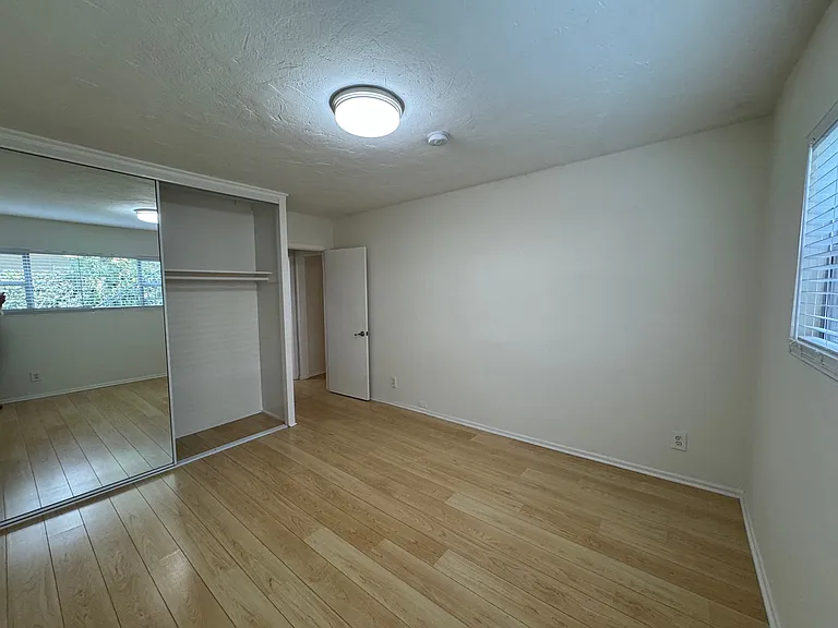 1937 N Bronson Ave #6 — Photo 15