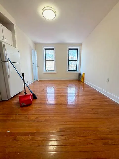 Building Photo - 521 Isham St #1