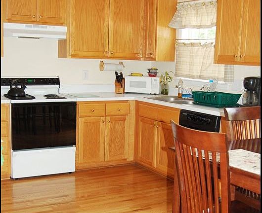 Hardwoods in kitchen refinished in '06