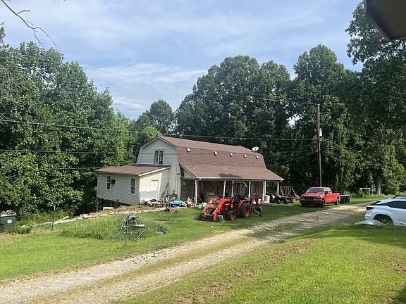5th image of 2240 Valley View Rd