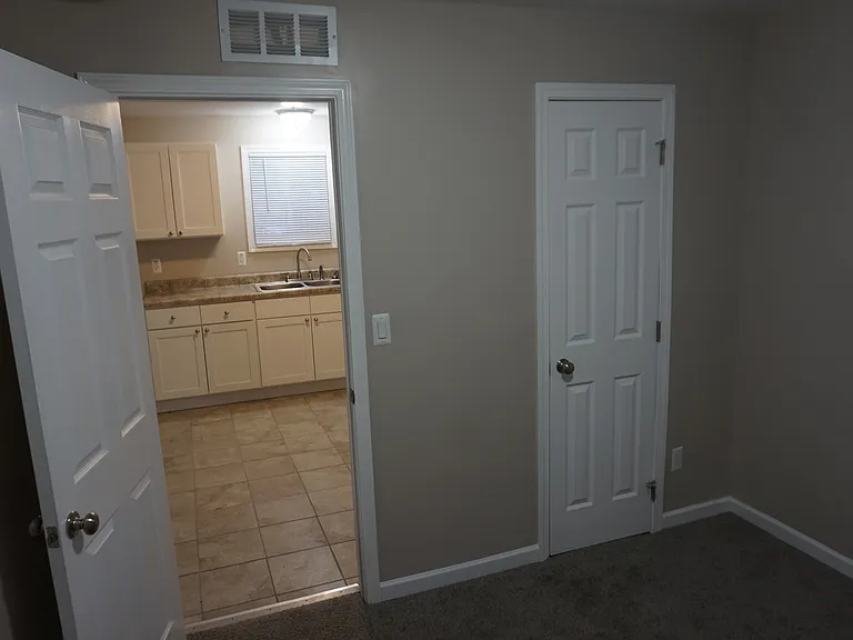 3740 Spruce St — Photo 7