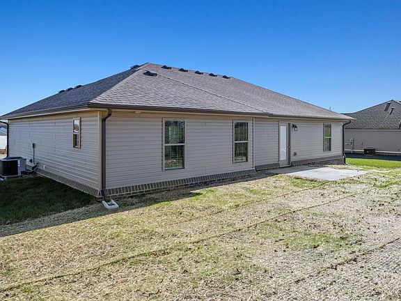 3rd image of 121 Candy Apple Ln