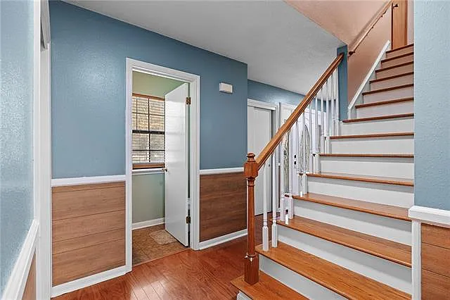 1382 Bristol Ct — Photo 5