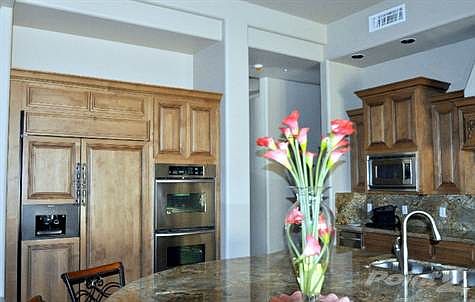2 KITCHEN