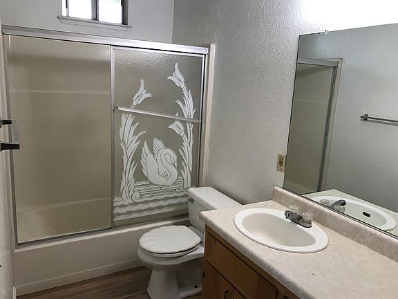 5th image of 935 Kenwood Ave APT 7