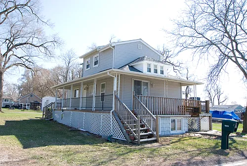 1805 E Lake Dr Photo 1