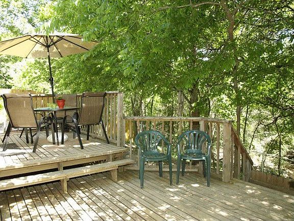 Multi-level back deck