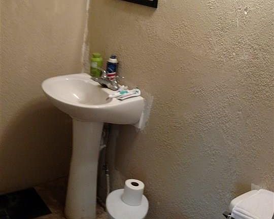 3rd image of 1414 Aluminum St #T