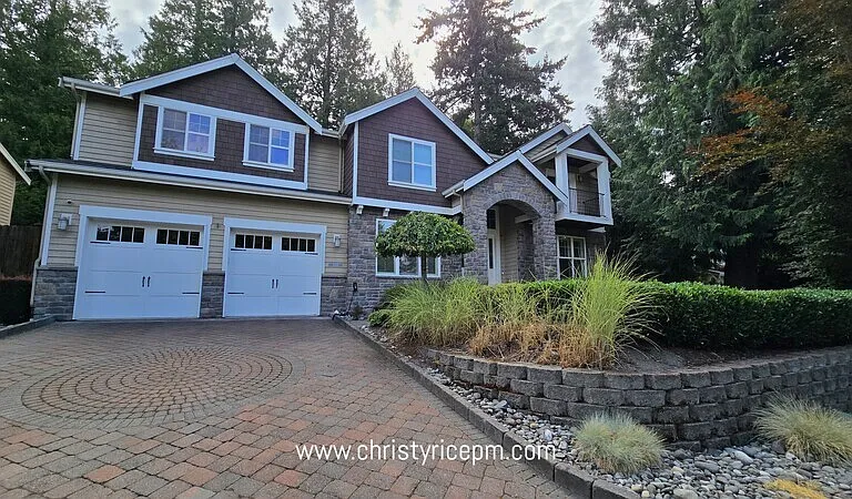 11318 106th Ave NE — Photo 1