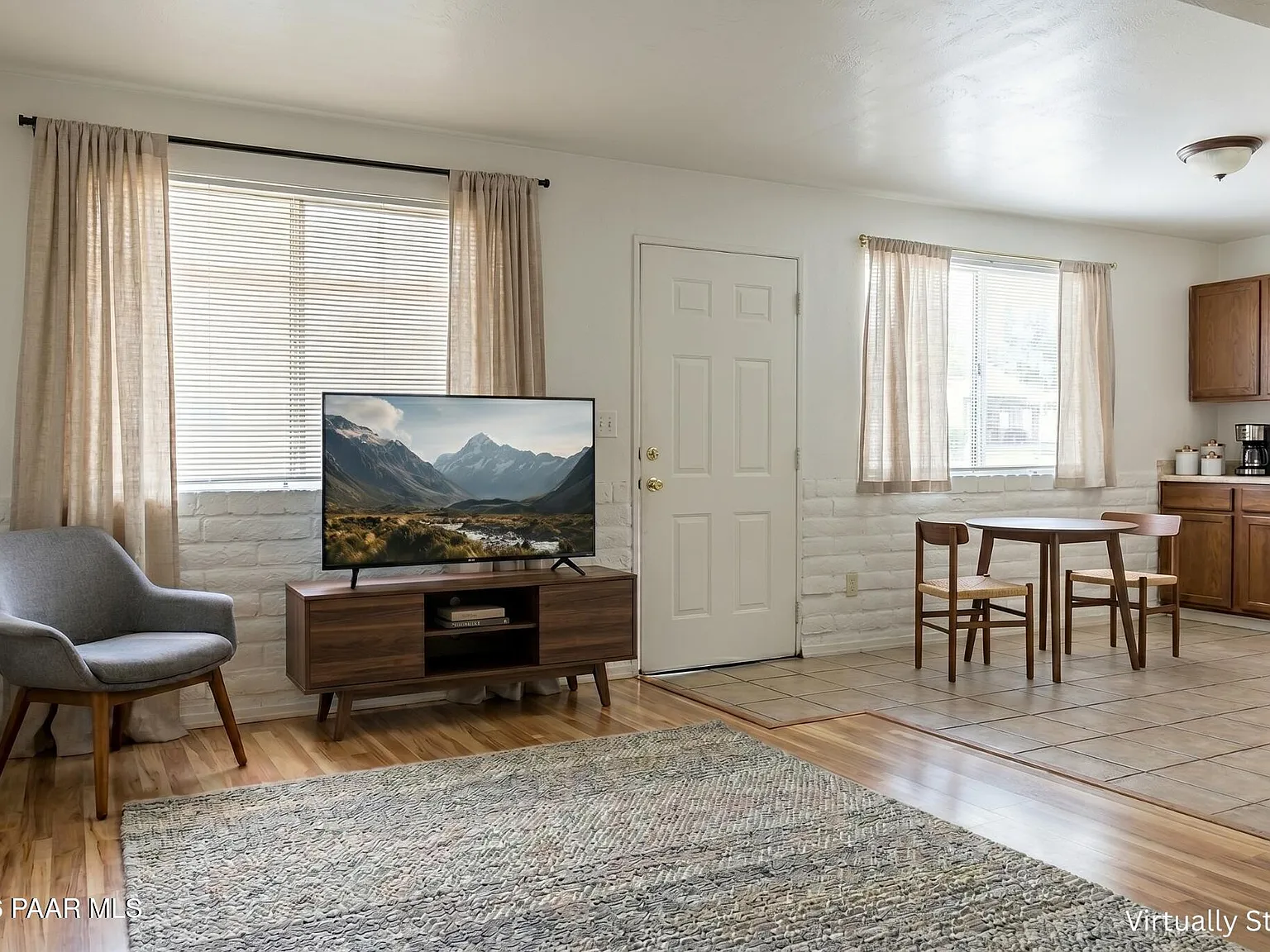 2 bed, 1.0 bath, 675 sqft, $799 — Photo 2