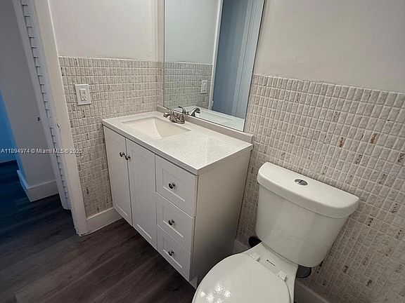 4th image of 1145 Normandy Dr #23