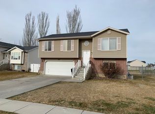 743 N 1725 W, Clinton, UT 84015