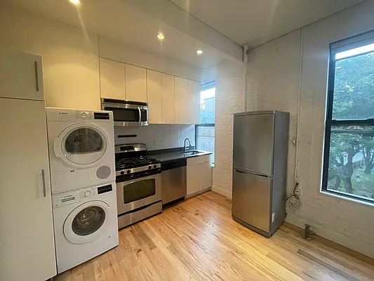 Rented by REAL New York | media 6