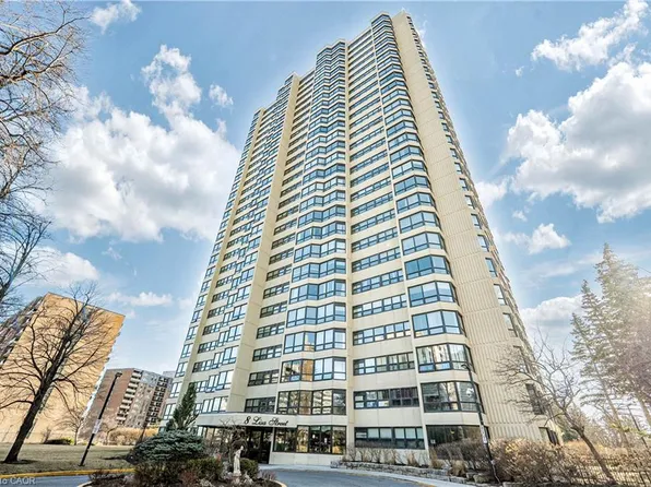 8 Lisa St #1503, Brampton, ON L6T 4S6