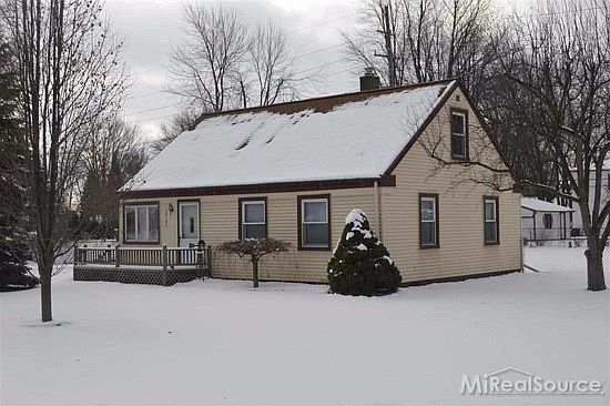 For Sale: 26700 Hickler Ln, Harrison Township, MI - Michigan 48045