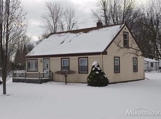26700 Hickler Ln, Harrison Township, MI