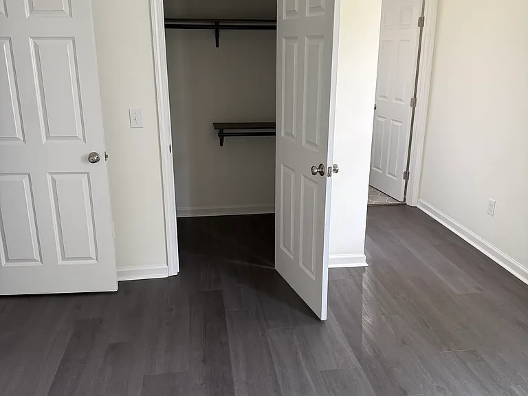 1003 Castle St — Photo 17