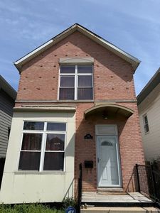 5416 W Thomas St, Chicago, IL, 60651