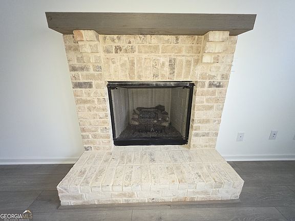 3rd image of 225 Borders St