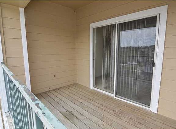 4th image of 1300 Park Blvd #1110