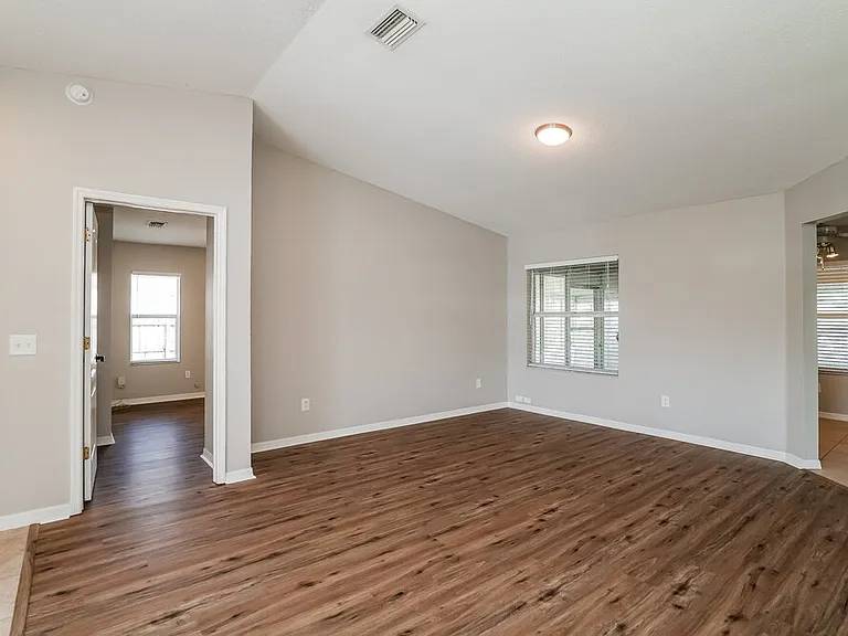 4640 Burlington Rd — Photo 4