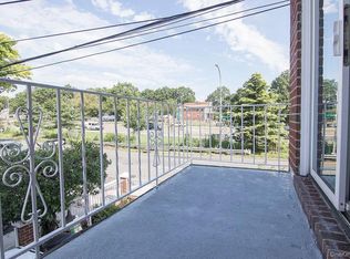 6113 170th St, Fresh Meadows, NY 11365