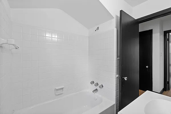 18580 Washtenaw St — Photo 11