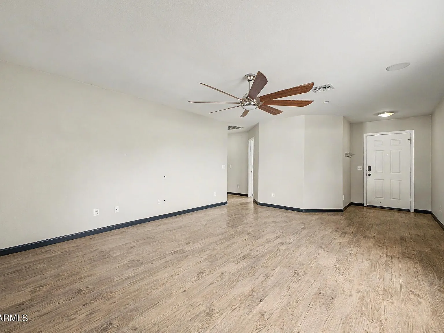 3 bed, 2.0 bath, 1397 sqft, $2,195 — Photo 4