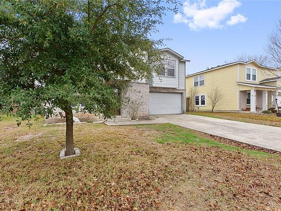 2nd image of 623 NW Crossing Dr