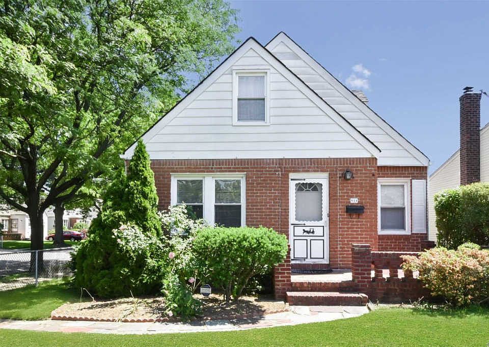 1st image of 918 New Hyde Park Rd