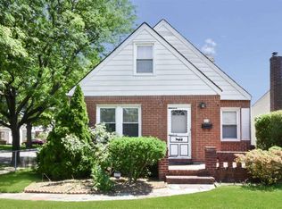 918 New Hyde Park Rd, New Hyde Park, NY 11040
