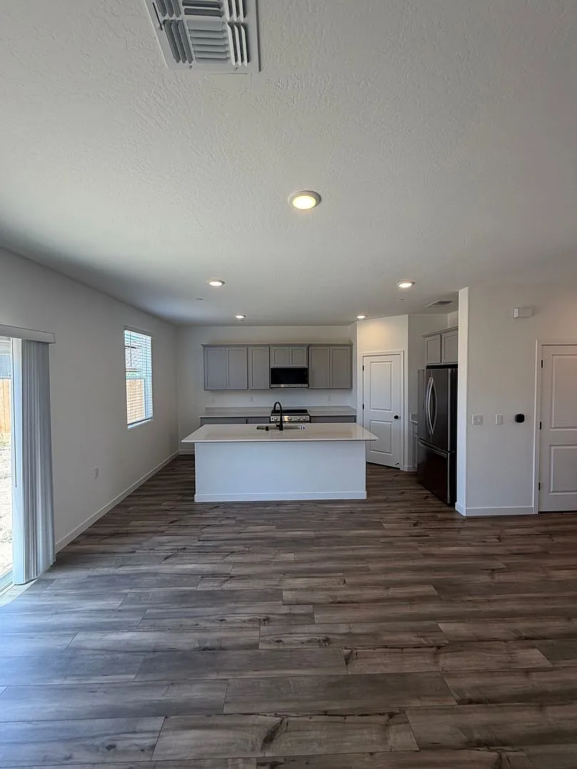 Brand-New 2026 Home for Rent in North Merced — Photo 3