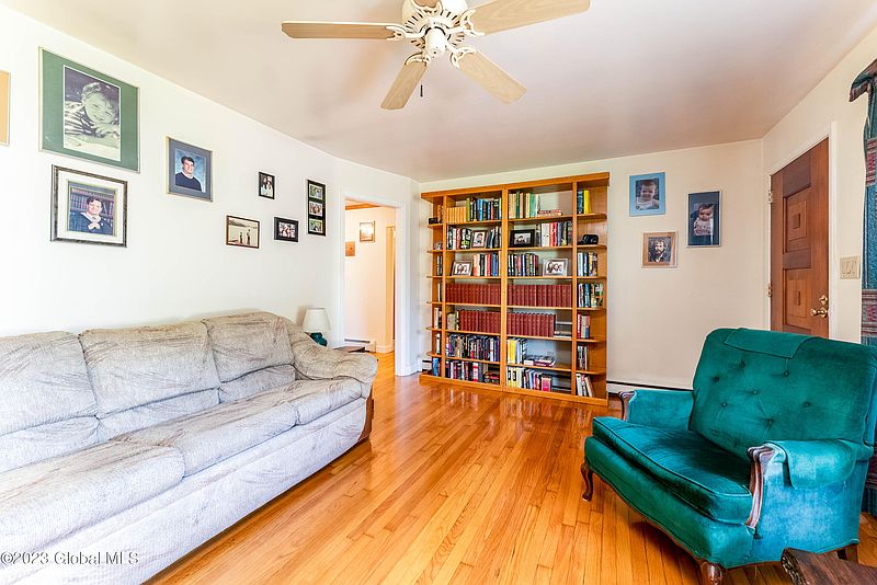 4th image of 25 Timberland Drive