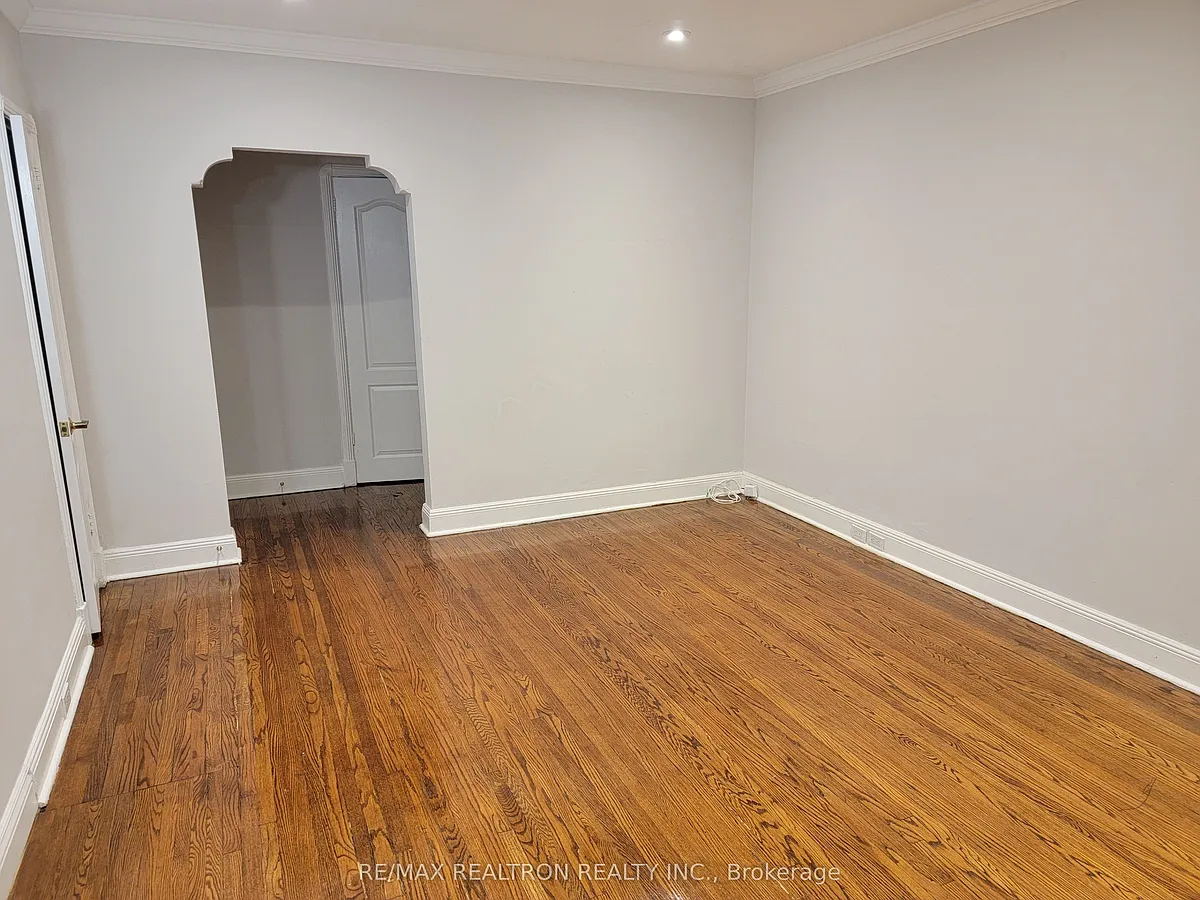 Building Photo - 1721 Bathurst St #1