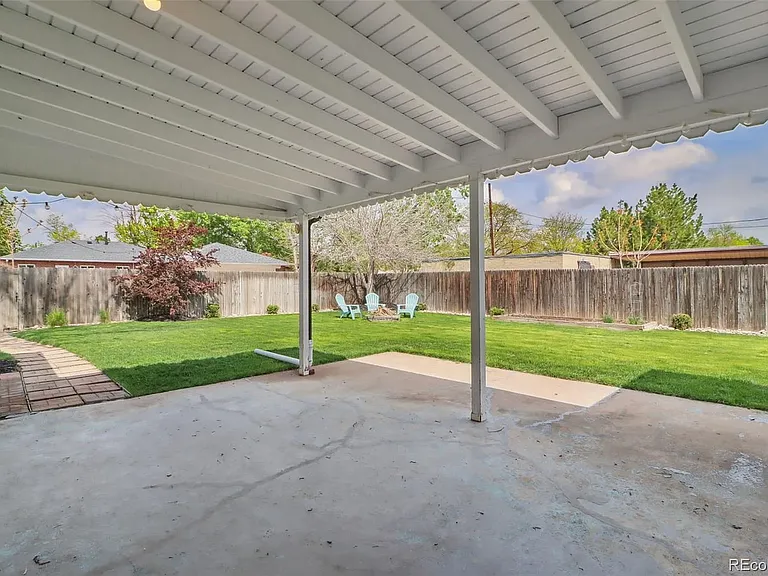 3071 Dexter St — Photo 16
