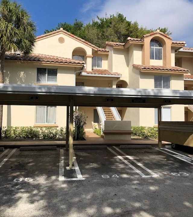 1st image of 15102 Glenmoor Dr