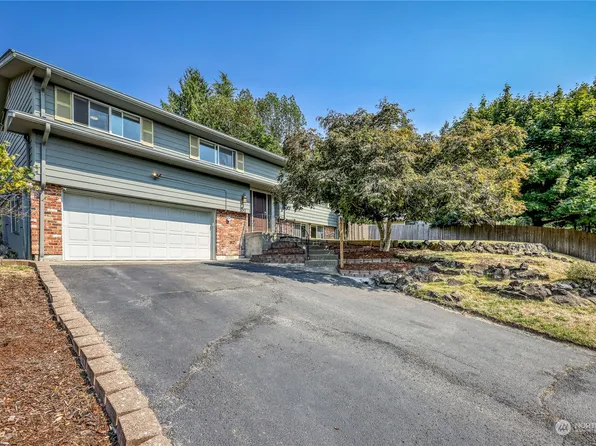 3012 NE Helm Street, Bremerton, WA 98310